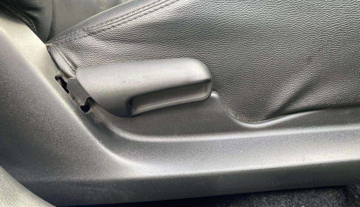 2021 Maruti S Cross SIGMA 1.5, Petrol, Manual, 72,367 km, Driver Side Adjustment Panel