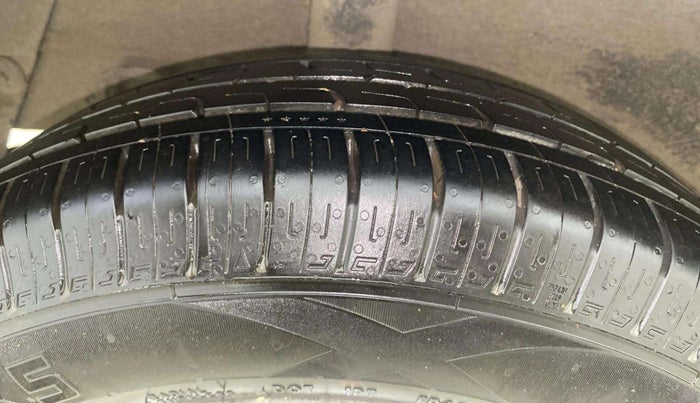 2015 Hyundai Grand i10 ASTA AT 1.2 KAPPA VTVT, Petrol, Automatic, 60,158 km, Right Rear Tyre Tread