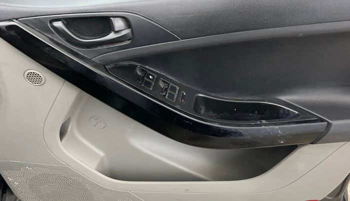 2019 Tata NEXON XM PETROL, Petrol, Manual, 49,085 km, Driver Side Door Panels Control
