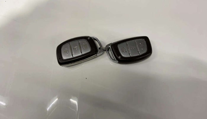 2019 Hyundai Creta SX 1.6 DIESEL, Diesel, Manual, 93,081 km, Key Close Up