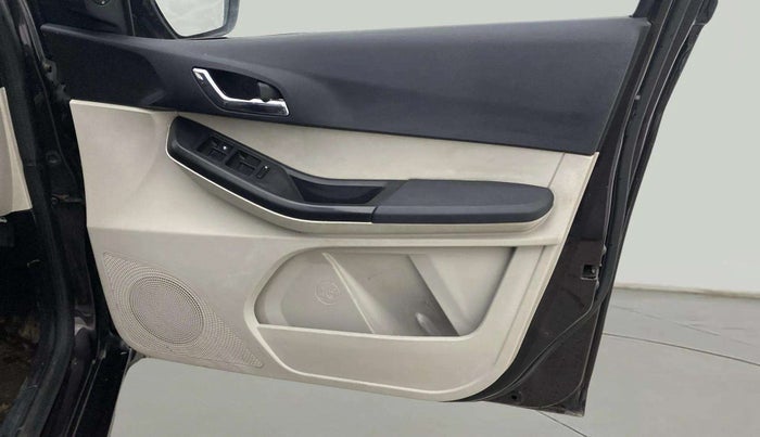 2022 Tata Tiago XZ PLUS CNG, CNG, Manual, 64,763 km, Driver Side Door Panels Control