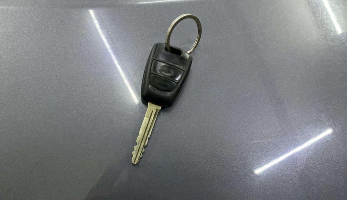 2019 Hyundai Grand i10 SPORTZ 1.2 KAPPA VTVT, CNG, Manual, 85,579 km, Key Close Up