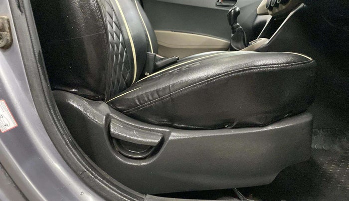 2019 Hyundai Grand i10 SPORTZ 1.2 KAPPA VTVT, CNG, Manual, 85,579 km, Driver Side Adjustment Panel