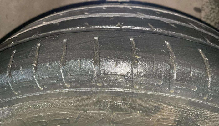 2019 Hyundai Grand i10 SPORTZ 1.2 KAPPA VTVT, CNG, Manual, 85,579 km, Right Front Tyre Tread