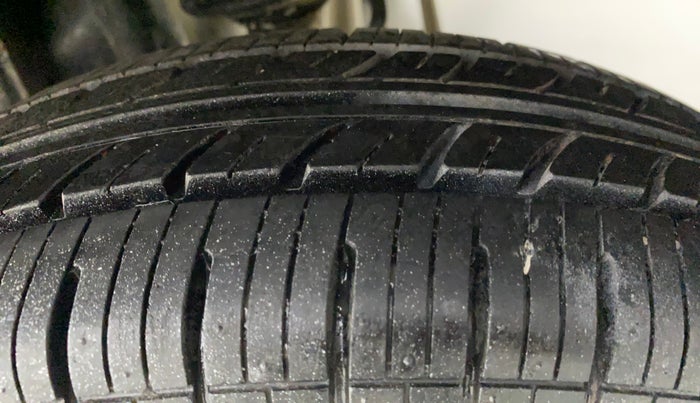 2016 Maruti Alto 800 LXI, Petrol, Manual, 32,396 km, Left Rear Tyre Tread