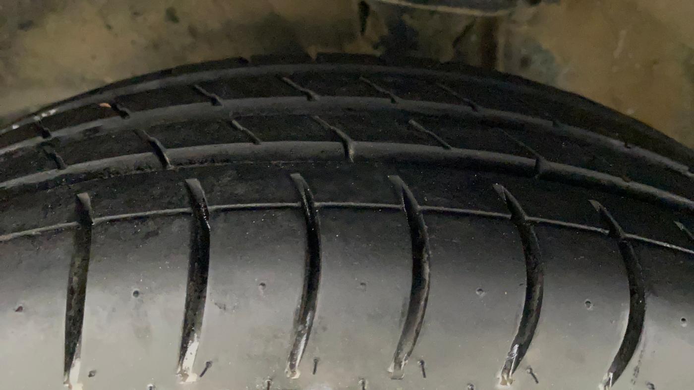 2016 Maruti Alto 800 LXI, Petrol, Manual, 32,396 km, Left Front Tyre Tread