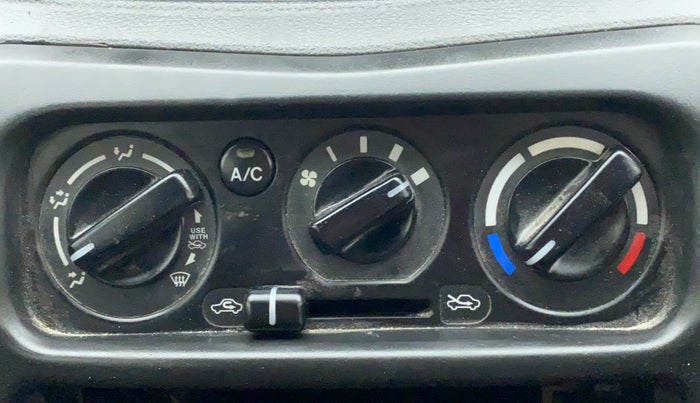 2016 Maruti Alto 800 LXI, Petrol, Manual, 32,396 km, AC Unit - Directional switch has minor damage