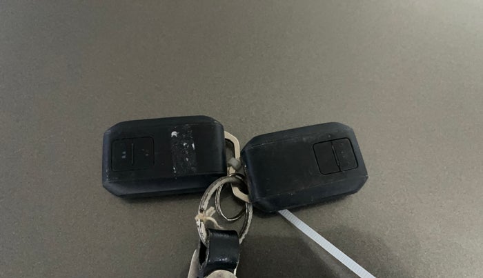 2020 Maruti Baleno ZETA PETROL 1.2, Petrol, Manual, 79,209 km, Key Close Up