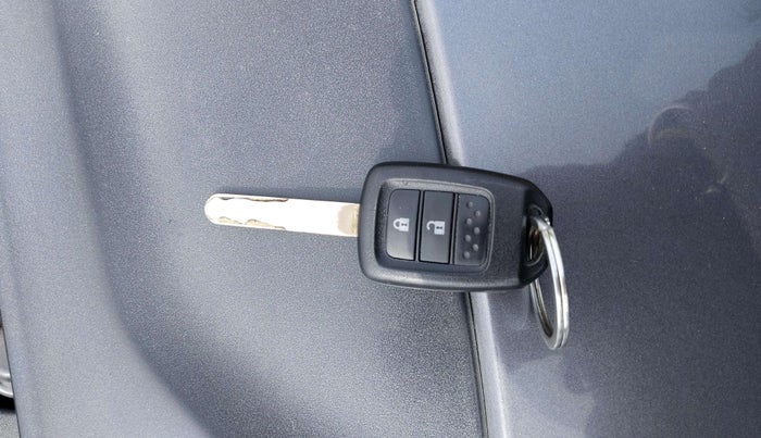 2017 Honda Jazz 1.2L I-VTEC V AT, Petrol, Automatic, 46,976 km, Key Close Up