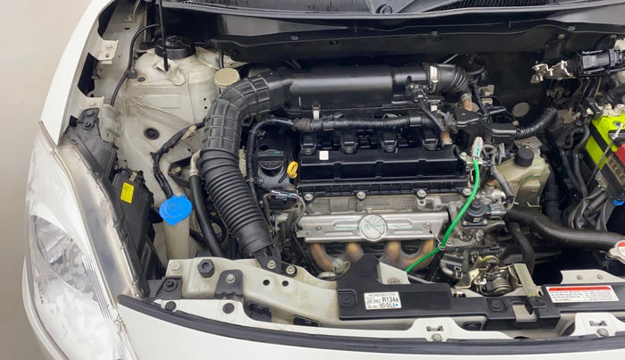 2022 Maruti Swift VXI AMT, Petrol, Automatic, 33,676 km, Engine View - Right