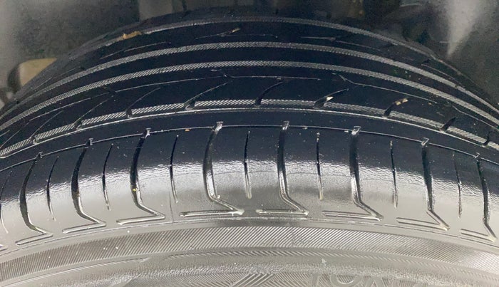 2022 Maruti Swift VXI AMT, Petrol, Automatic, 33,676 km, Left Rear Tyre Tread