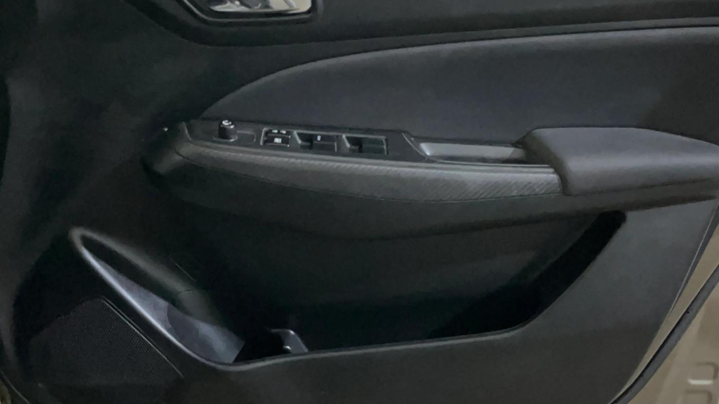2020 Maruti Swift VXI, Petrol, Manual, 25,849 km, Driver Side Door Panels Control