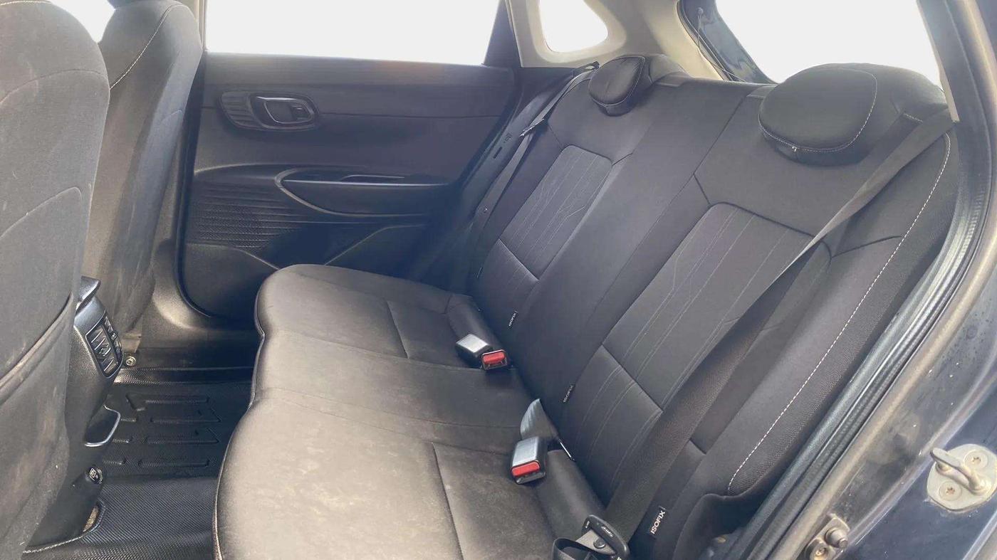 2021 Hyundai NEW I20 SPORTZ 1.2 AT, Petrol, Automatic, 86,966 km, Right Side Rear Door Cabin