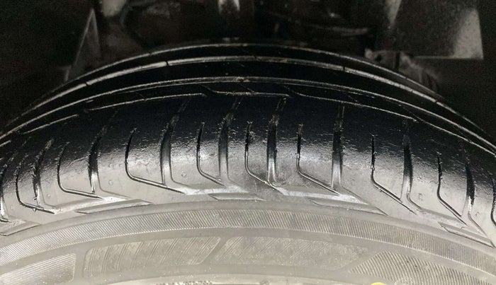 2019 Tata NEXON XM PETROL, Petrol, Manual, 52,562 km, Right Front Tyre Tread