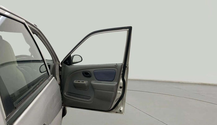 2014 Maruti Alto K10 VXI, Petrol, Manual, 19,048 km, RHS Front Door