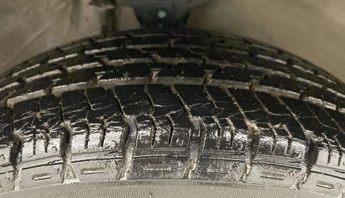 2014 Maruti Alto K10 VXI, Petrol, Manual, 19,048 km, Right Front Tyre Tread