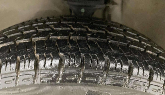 2014 Maruti Alto K10 VXI, Petrol, Manual, 19,048 km, Left Front Tyre Tread