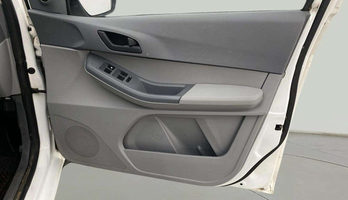 2022 Tata TIGOR XM CNG, CNG, Manual, 28,690 km, Driver Side Door Panels Control