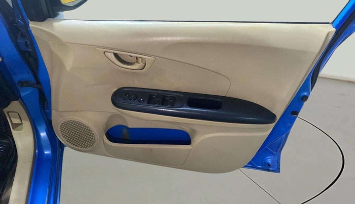 2014 Honda Brio S MT, Petrol, Manual, 61,145 km, Driver Side Door Panels Control