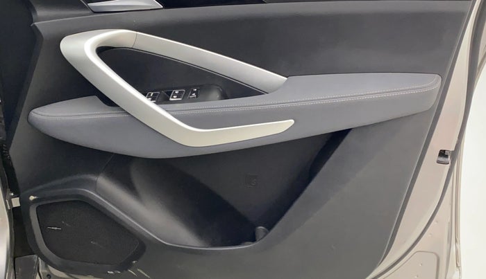 2021 MG HECTOR SHINE 1.5 PETROL TURBO CVT, Petrol, Automatic, 75,403 km, Driver Side Door Panels Control