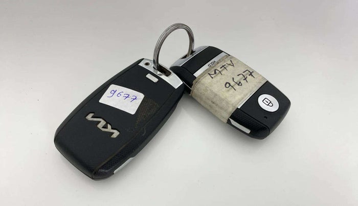 2023 KIA SELTOS  HTK PLUS 1.5 PETROL MT, Petrol, Manual, 14,972 km, Key Close Up