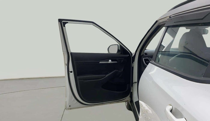 2023 KIA SELTOS  HTK PLUS 1.5 PETROL MT, Petrol, Manual, 14,972 km, LHS Front Door