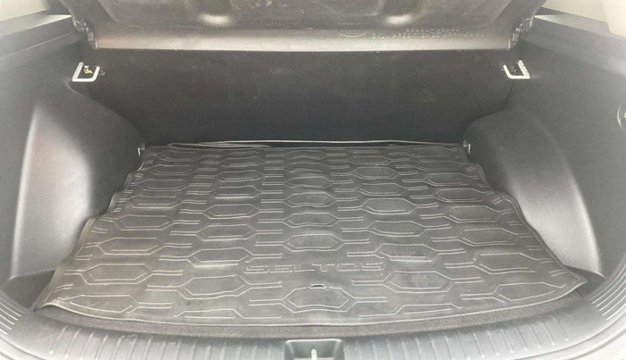 2023 KIA SELTOS  HTK PLUS 1.5 PETROL MT, Petrol, Manual, 14,972 km, Boot Inside