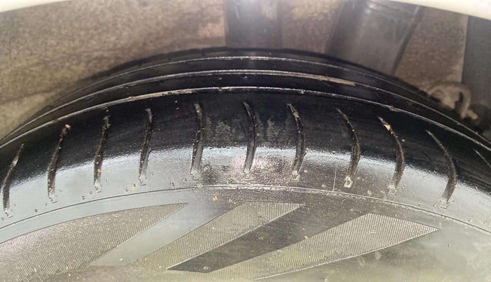 2018 Hyundai Xcent S 1.2, Petrol, Manual, 1,00,881 km, Left Rear Tyre Tread