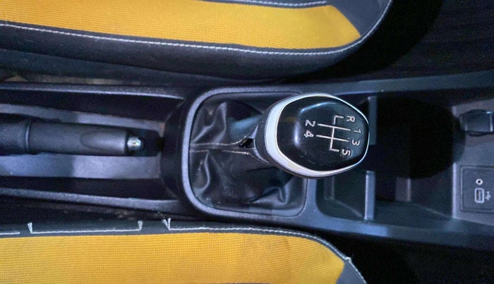2022 Renault Kwid CLIMBER MT 1.0, Petrol, Manual, 44,103 km, Gear Lever
