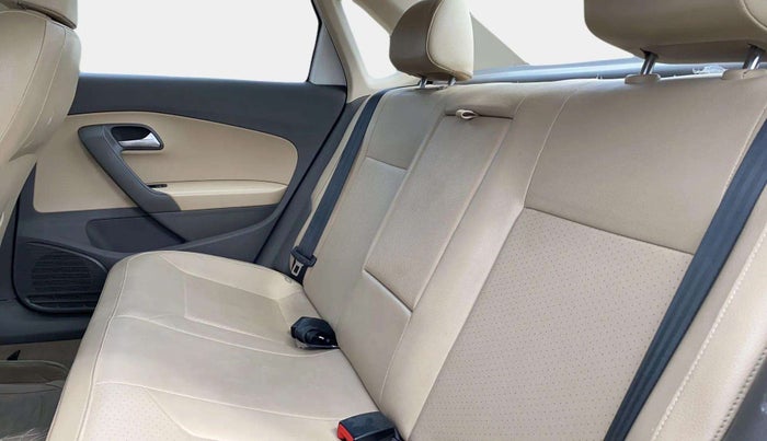 2017 Volkswagen Vento HIGHLINE PLUS 1.5 AT 16 ALLOY, Diesel, Automatic, 98,953 km, Right Side Rear Door Cabin