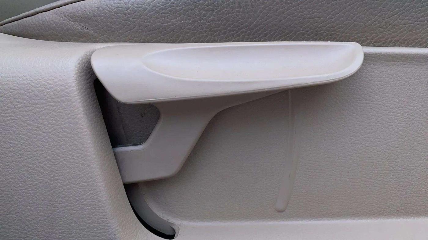2017 Volkswagen Vento HIGHLINE PLUS 1.5 AT 16 ALLOY, Diesel, Automatic, 99,230 km, Driver Side Adjustment Panel