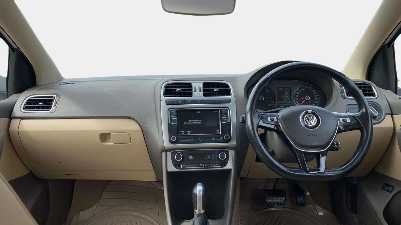 2017 Volkswagen Vento HIGHLINE PLUS 1.5 AT 16 ALLOY, Diesel, Automatic, 99,230 km, Dashboard