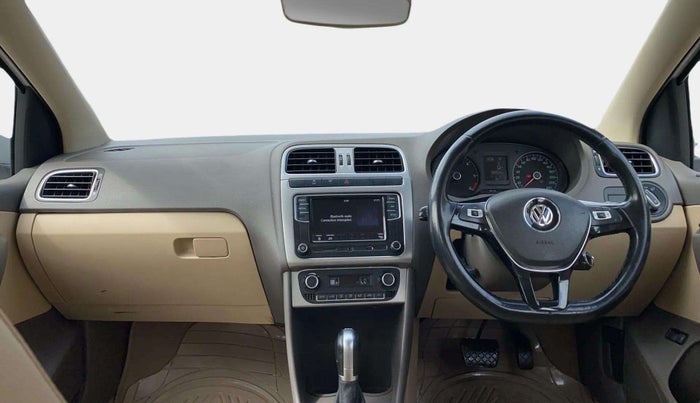 2017 Volkswagen Vento HIGHLINE PLUS 1.5 AT 16 ALLOY, Diesel, Automatic, 98,953 km, Dashboard