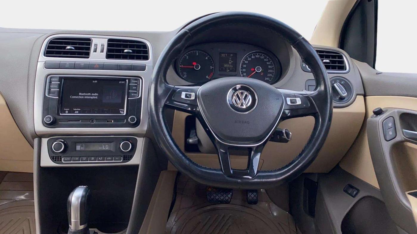 2017 Volkswagen Vento HIGHLINE PLUS 1.5 AT 16 ALLOY, Diesel, Automatic, 99,230 km, Steering Wheel Close Up