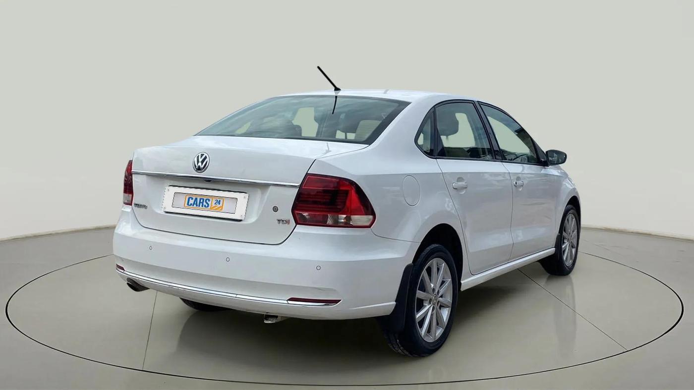 2017 Volkswagen Vento HIGHLINE PLUS 1.5 AT 16 ALLOY, Diesel, Automatic, 99,230 km, Right Back Diagonal