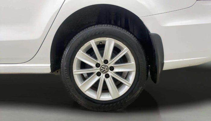 2016 Volkswagen Vento HIGHLINE PETROL AT, Petrol, Automatic, 68,316 km, Left Rear Wheel