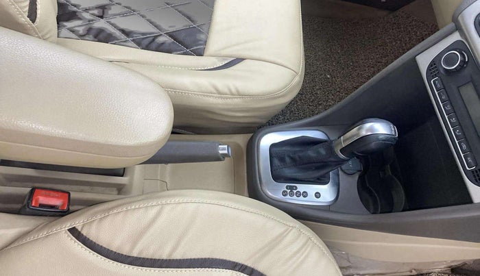 2016 Volkswagen Vento HIGHLINE PETROL AT, Petrol, Automatic, 68,316 km, Gear Lever