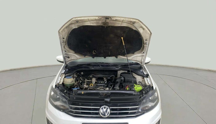 2016 Volkswagen Vento HIGHLINE PETROL AT, Petrol, Automatic, 68,316 km, Open Bonet