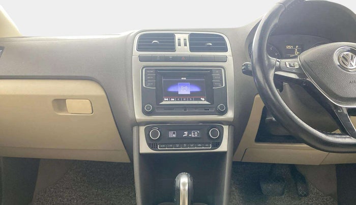 2016 Volkswagen Vento HIGHLINE PETROL AT, Petrol, Automatic, 68,316 km, Air Conditioner