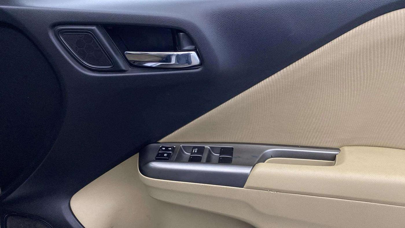2016 Honda City 1.5L I-VTEC V MT, Petrol, Manual, 25,531 km, Driver Side Door Panels Control