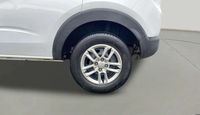2023 Renault TRIBER RXT, Petrol, Manual, 32,752 km, Left Rear Wheel