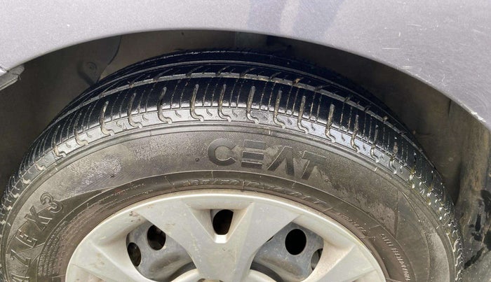 2015 Hyundai Grand i10 MAGNA 1.2 KAPPA VTVT, Petrol, Manual, 1,13,791 km, Left Front Tyre Tread
