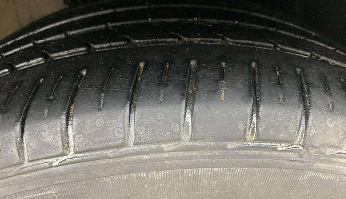 2018 Volkswagen Polo HIGHLINE PLUS 1.5 16 ALLOY, Diesel, Manual, 81,262 km, Right Front Tyre Tread