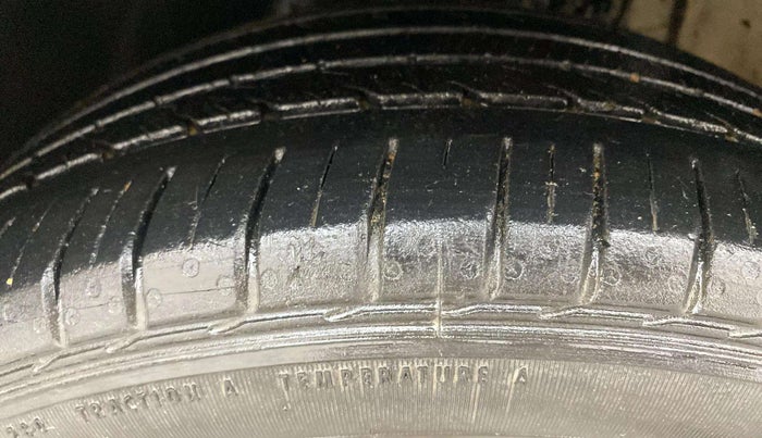 2018 Volkswagen Polo HIGHLINE PLUS 1.5 16 ALLOY, Diesel, Manual, 81,262 km, Left Front Tyre Tread