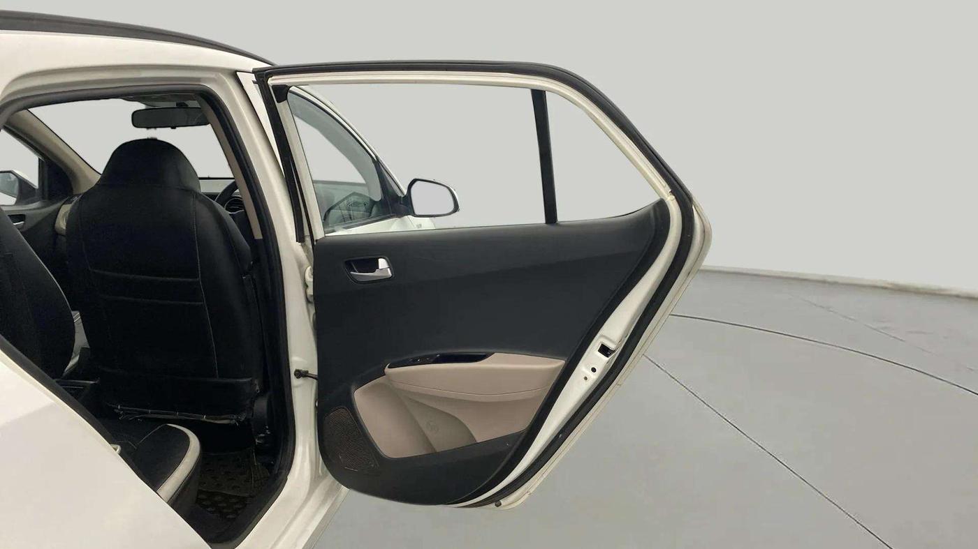 2018 Hyundai Grand i10 SPORTZ (O) AT 1.2 KAPPA VTVT, Petrol, Automatic, 49,230 km, RHS Rear Door
