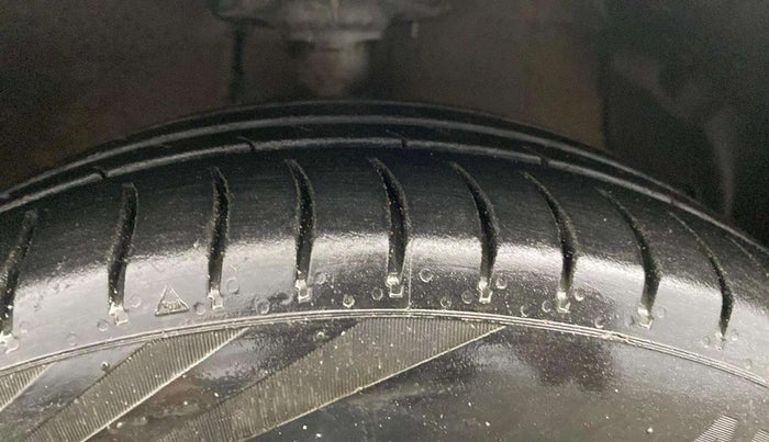 2018 Hyundai Grand i10 SPORTZ (O) AT 1.2 KAPPA VTVT, Petrol, Automatic, 49,230 km, Right Front Tyre Tread