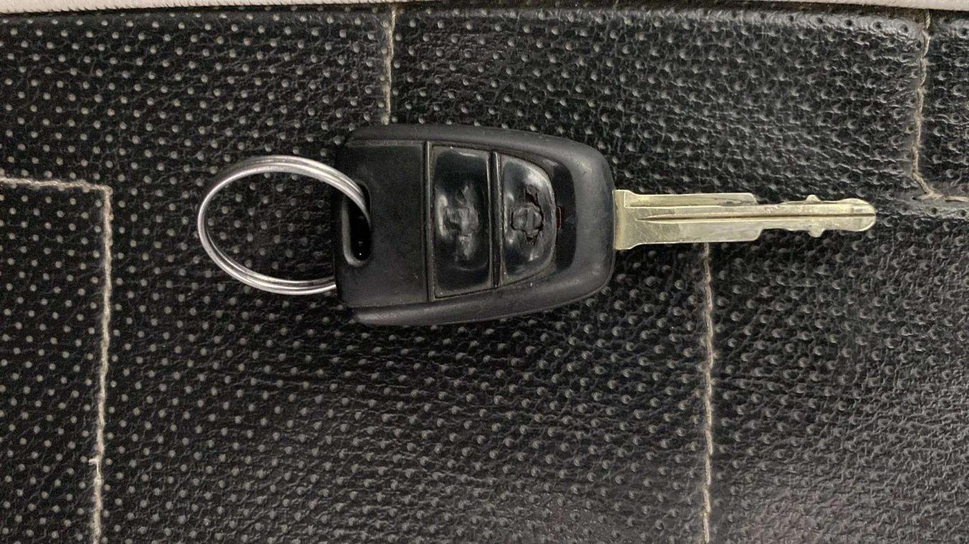 2018 Hyundai Grand i10 SPORTZ (O) AT 1.2 KAPPA VTVT, Petrol, Automatic, 49,230 km, Key Close Up