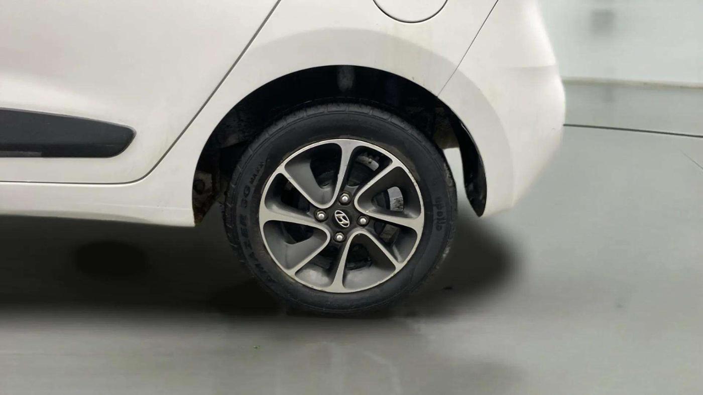2018 Hyundai Grand i10 SPORTZ (O) AT 1.2 KAPPA VTVT, Petrol, Automatic, 49,230 km, Left Rear Wheel