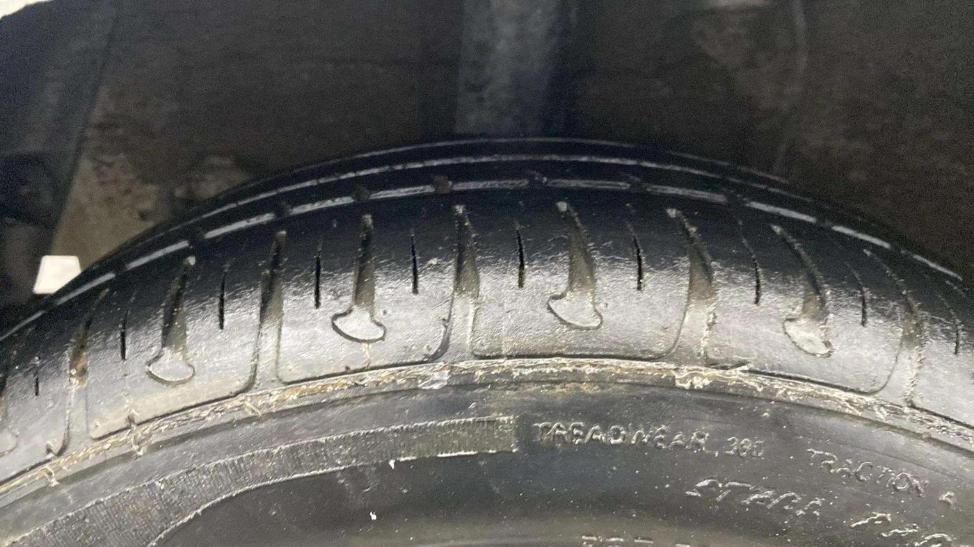 2018 Hyundai Grand i10 SPORTZ (O) AT 1.2 KAPPA VTVT, Petrol, Automatic, 49,230 km, Right Rear Tyre Tread