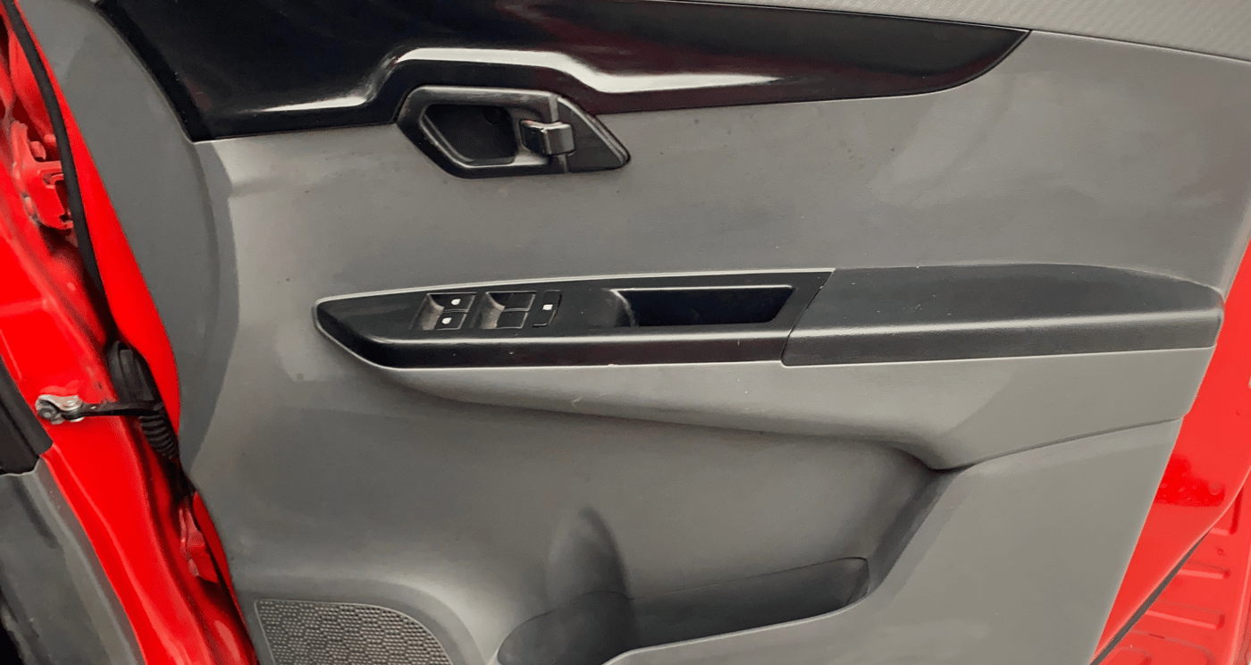 2018 Mahindra KUV 100 NXT K4+ P 6 STR, Petrol, Manual, 54,580 km, Driver Side Door Panels Control